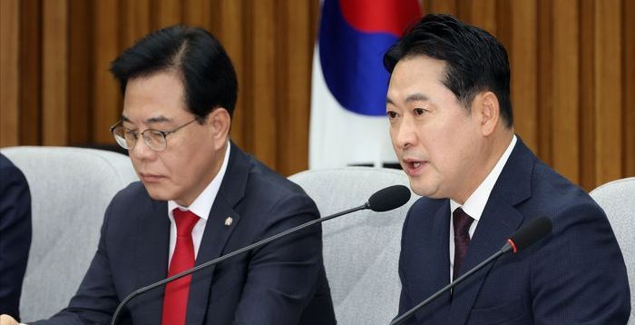부산 달려간 국힘 지도부, '손현보 목사 교회' 예배 참석