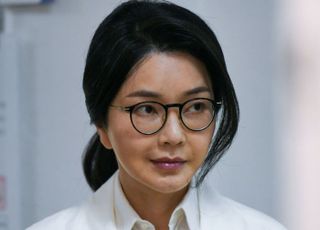 김건희 측 "계엄 날에 무슨 성형, 쓰러져 수액 맞은 것"
