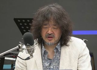 ‘충정로 대통령’ ‘정치 무당’ 김어준에 놀아나는 李 정권