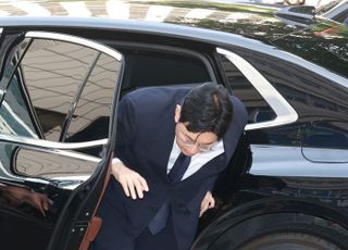 방시혁 의장, 경찰 출석