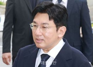 ‘부정거래 혐의’ 방시혁 첫 경찰 출석…“심려 끼쳐 죄송, 성실히 조사 임할 것”