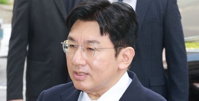 ‘부정거래 혐의’ 방시혁 첫 경찰 출석…“심려 끼쳐 죄송, 성실히 조사 임할 것”