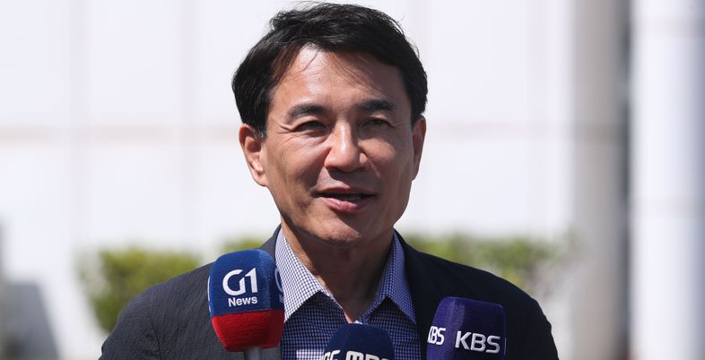 "와주셔서 고맙단 말하려 했는데"…감사인사도 '입틀막' 당한 김진태?