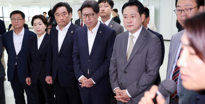 [현장] 해수부 '확실한 이전' 들고 온 장동혁, 부산서 '열광의 파도 속으로'