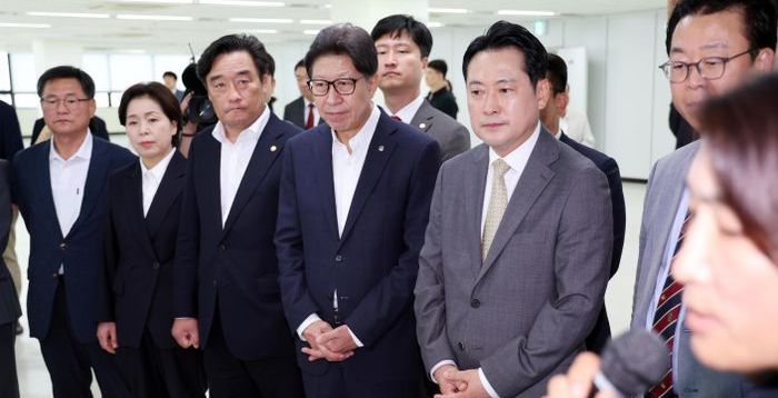 [현장] 해수부 '확실한 이전' 들고 온 장동혁, 부산서 '열광의 파도 속으로'