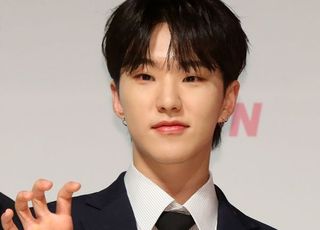 세븐틴 호시, 육군 현역 입대...신곡 '테이크 어 샷'도 발매