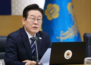 李대통령 "빨리 제2집무실 지어서 세종으로 옮겨야 할 듯"
