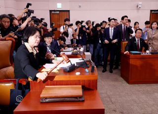 "정부수립 77주년 최악 추태" "유신 때도 없던 일"…추미애 '나경원 부결' 후폭풍