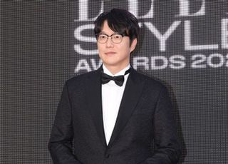 성시경도 1인 기획사 미등록 운영…“관련 절차 확인, 등록 문의 중”