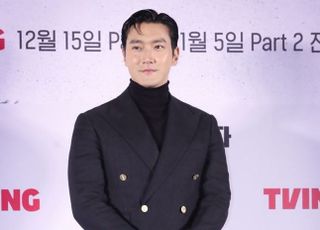 최시원 “찰리 커크 추모, 정치 성향 때문 아냐…마음 아픈 비극”