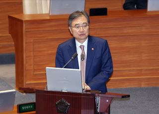 대정부질문 답변하는 조현 외교부 장관