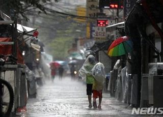 [속보] 경기 연천·인천 옹진 호우주의보...시간당 30㎜ 안팎 '물폭탄'