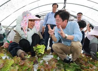 “체류 요건 완화로 숙련인력 확대”…중장기 전략 수립 [우리 옆, 외국인동료 ③]