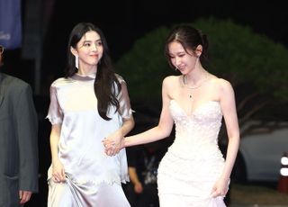 한소희-전종서 '손 꼭 잡고'