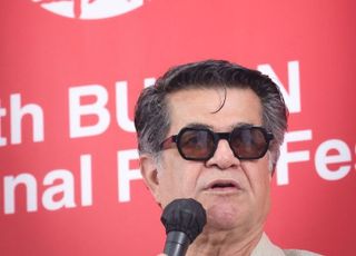 ‘저항의 아이콘’ 자파르 파나히, BIFF가 주목한 거장 [30th BIFF]