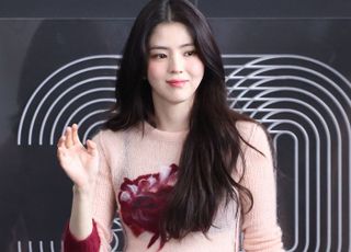 한소희 '팬들과 인사하며'
