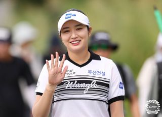 4번 아이언 잡은 박혜준, 노보기 플레이 펼치며 공동 선두