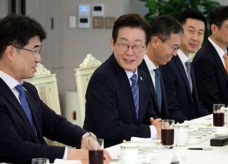 '개미 투자자' 李대통령, 4개월 만에 ETF 투자로 수익률 '26.4%' 달성