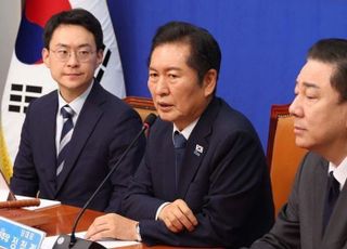 정청래, 조희대 자진 사퇴 재차 압박…"국민 불신 자업자득, 깨끗하게 물러나라"