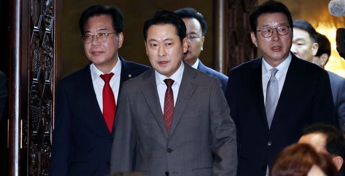 李대통령 "여자가 여자 미워하는 건 이해"…장동혁 "분열 조장"