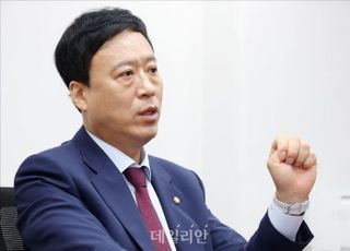 [인터뷰] 교단에서 국회로…정성국 "정의와 상식 없는 정치권 비통하다"