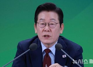[속보] 李대통령, 3500억불 이견에 "美요구 수용시 금융위기 직면" 