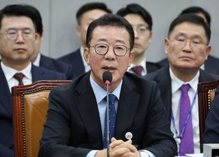 내란특검, 홍철호 前정무수석 소환…'계엄 증거인멸' 피의자 조사