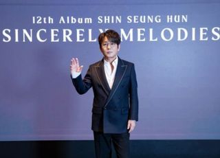“언제가 올 아름다운 하강 꿈꾸며”…신승훈, 35주년에도 현재진행형 [D:현장]