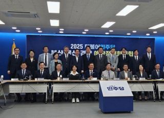 부산 누빈 정청래…"영화인 정청래" "부울경 30분 시대"