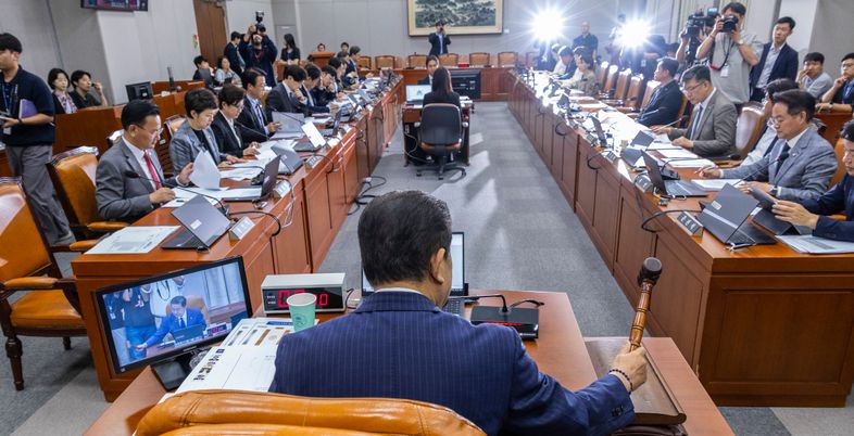 김현지가 대체 뉘시기에…총무비서관 국감 소환 두고 여야 격돌 [정국 기상대]