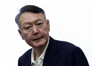 수용번호 3617 윤석열…늘어난 흰머리, 수척해진 모습