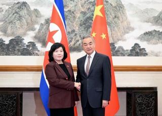 北·中 외교, 미국 향해 “일방·패권주의에 함께 저지할 것”
