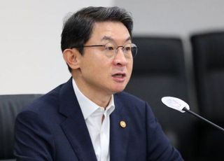 조직개편 위기 넘은 금융위…이억원 “국민 신뢰 회복 마지막 기회”