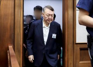 [속보] 尹측 "지난주 재판 출석 이후 현기증·구토"