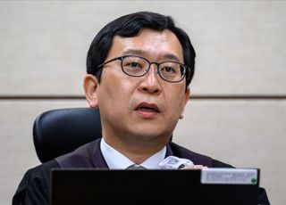 '내란 방조' 혐의 한덕수 전 총리 첫 공판 심리하는 이진관 부장판사