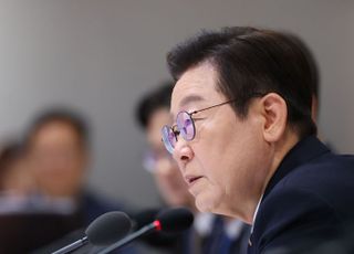 李대통령 "검사들, 되도 않는 걸 기소…무죄 나면 책임 면하려고 항소"