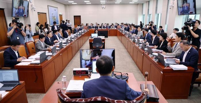 국감 줄소환 예고된 건설사 CEO...망신주기용 증인 채택 자제해야 [데스크 칼럼]