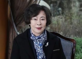 '故신격호 장녀' 신영자 롯데재단 의장, 롯데웰푸드 주식 전량매각
