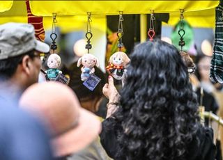 “굿즈, 작품에 ‘두 번째 생명'을 불어넣는다는 것의 의미” [아트굿즈③]