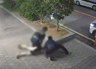 "데이트 폭행 신고한건데…" 신고자 갈비뼈 부러뜨린 경찰들 논란