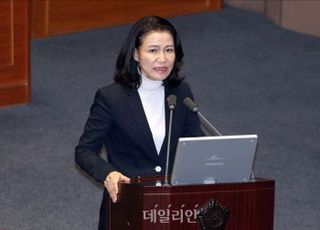 [전문] MBC 제3노조 "이재명 정권에 반발한다고 경찰이 방통위원장을 체포하는 나라" [미디어 브리핑]