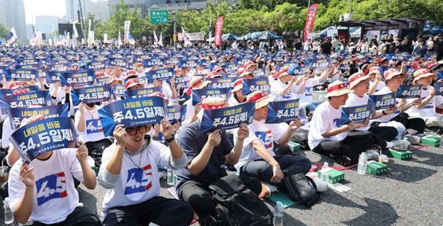 금융노사, 금요일 1시간 단축 근무 합의