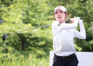 이글 기록한 황유민, LPGA 투어 롯데 챔피언십 2R 단독 선두 ‘껑충’