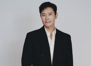 '어쩔수가없다' 이병헌, 해고 노동자 만수에서 오늘의 불안을 읽다 [D:인터뷰]
