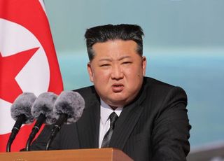 김정은 "한미핵동맹 급진적 진화, 핵억제력 결실"…北 무장장비전시회 3년째 개최