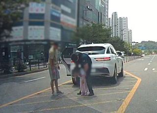 "목에 사탕이"…5세 아이 극적 구조한 경찰관