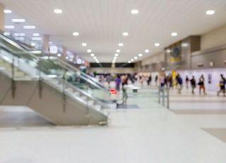 [속보] 추석 연휴, 인천공항 3층서 추락한 20대女 병원 이송