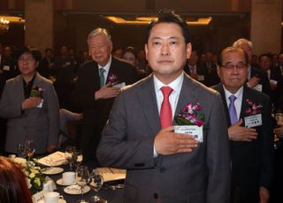 장동혁 "李, 수습 공무원에 맡기고 예능" 비판에…민주당, 명예훼손 고발