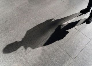 길거리서 유사강간 당한 20대男, 인도 난민男 짓이었다