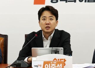 이준석 '李대통령 냉부해 논란'에 "전쟁나도 냉장고 옮길 거냐"
